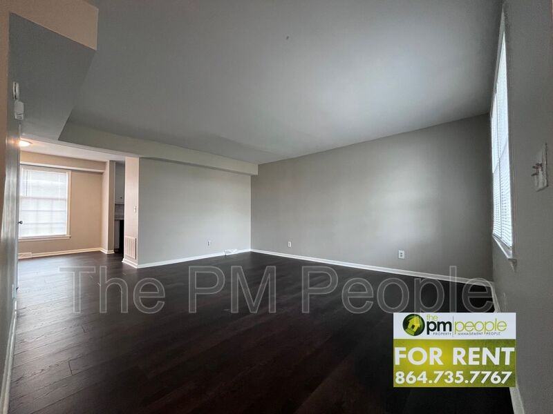 102 Wexford Dr - Photo 2 of 14