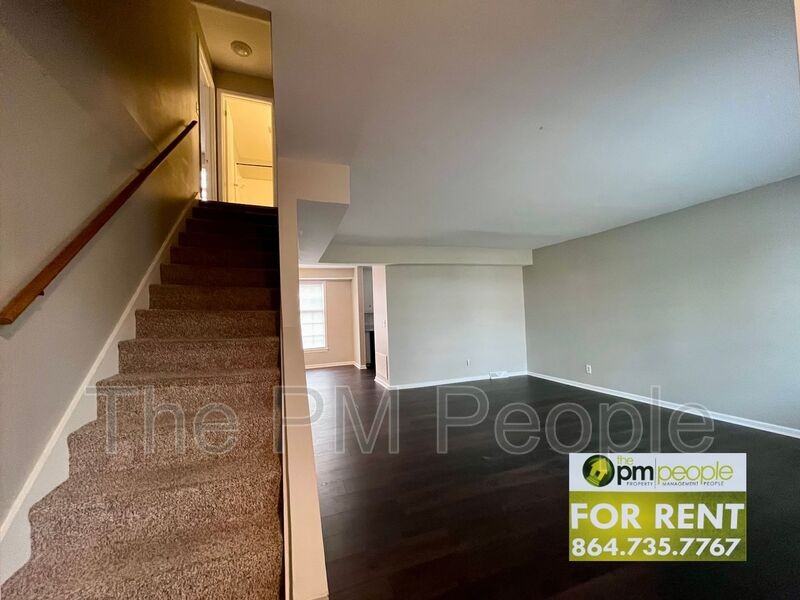 102 Wexford Dr - Photo 4 of 14