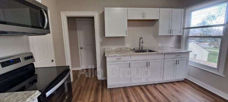 9878 Canterbury Rd #3 - Photo 3 of 11