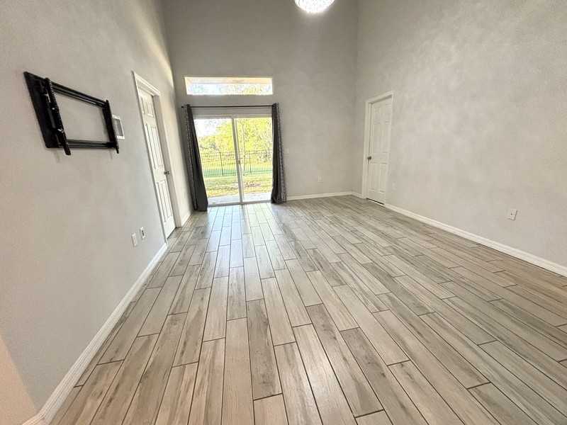 1214 Lake Blue Cir - Photo 3 of 22