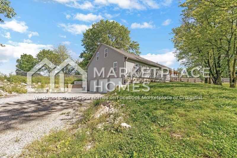 17770 Clear Springs Dr - Photo 3 of 30