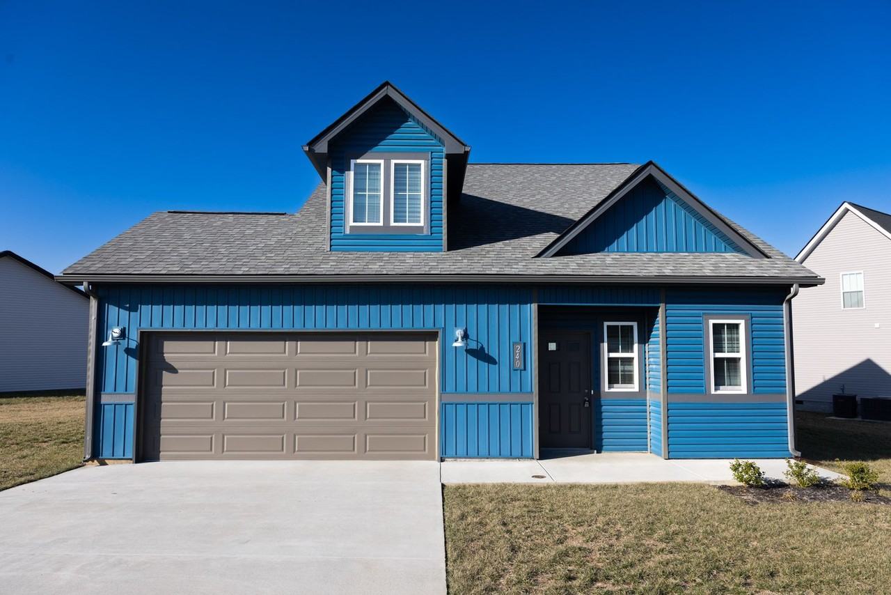 240 Donegal Dr - Photo 2 of 38