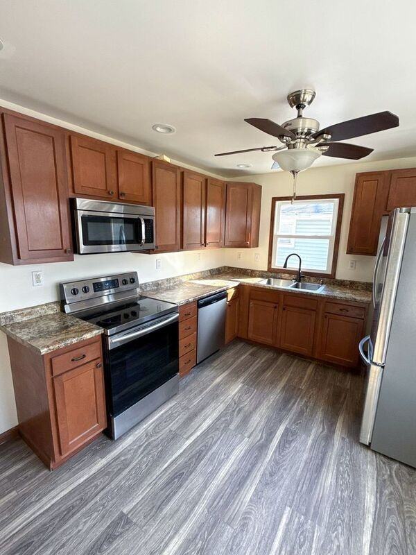 3217 Scottwood Rd - Photo 3 of 14