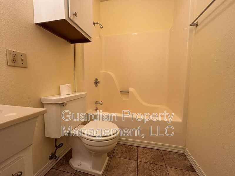 116 E 3rd St #A - Photo 6 of 16