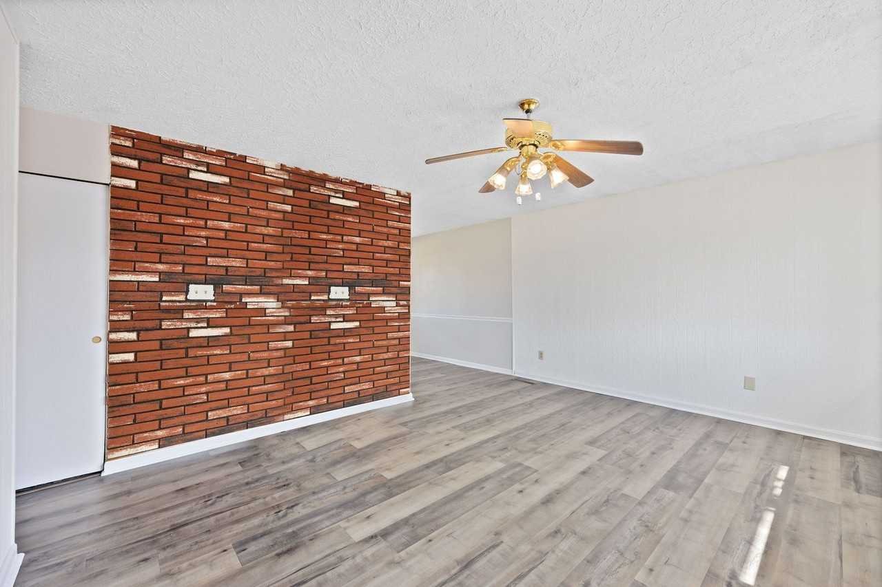 4645 Clayton Dr - Photo 7 of 34