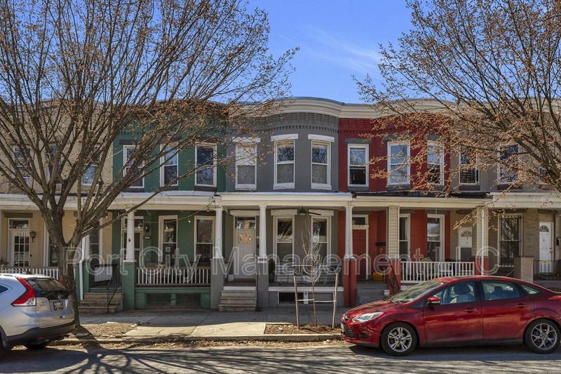 2938 Huntingdon Ave - Photo 2 of 18