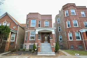 featured image of 2231 W Walton St #2