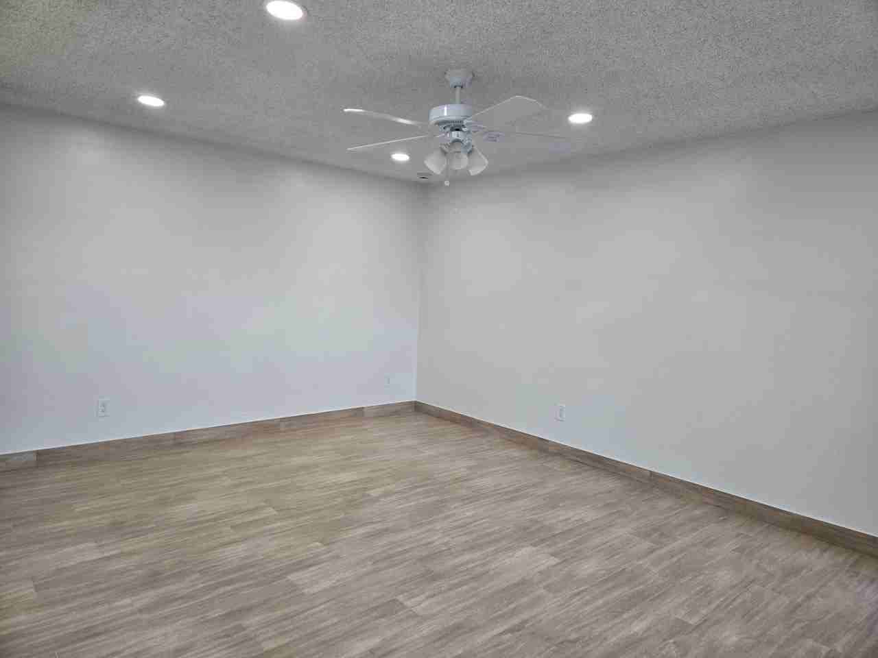 4743 Jackson St #64 - Photo 4 of 33