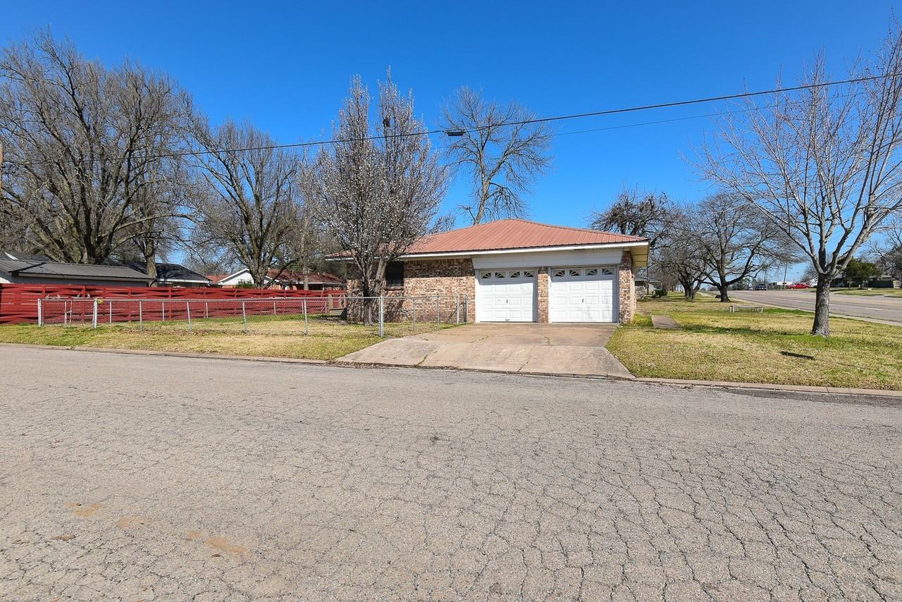 1806 Culver St - Photo 4 of 48