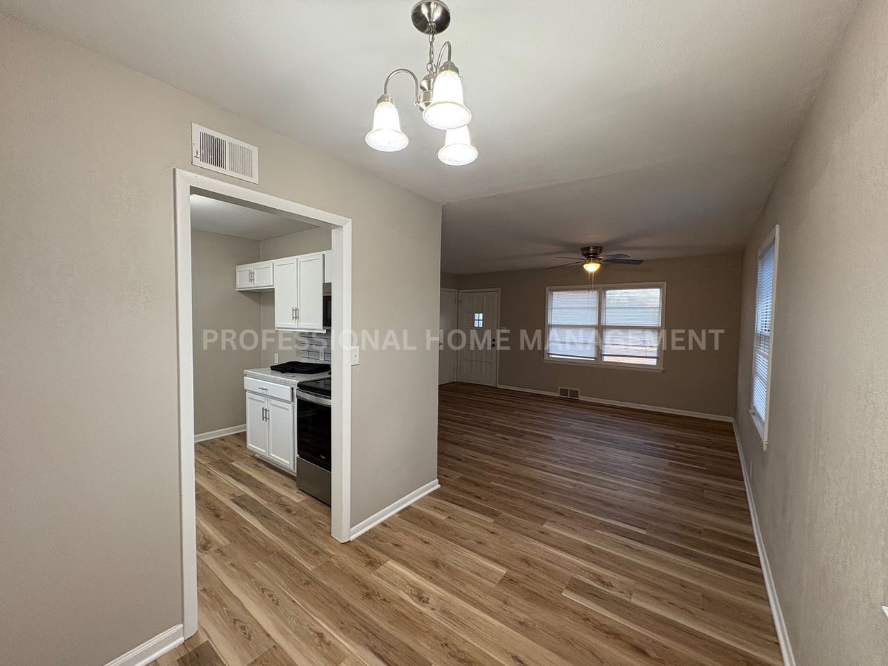 800 W 47th St S - Photo 3 of 11