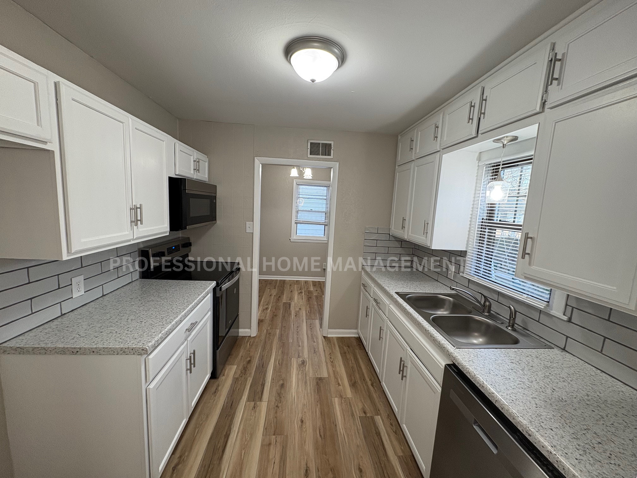 800 W 47th St S - Photo 4 of 11