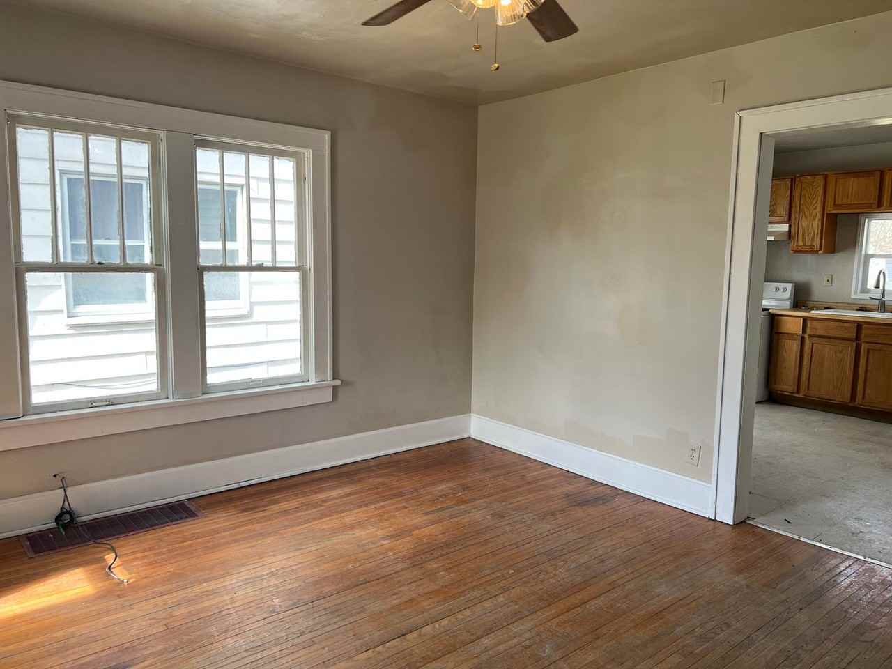 2436 Tippecanoe St - Photo 2 of 5