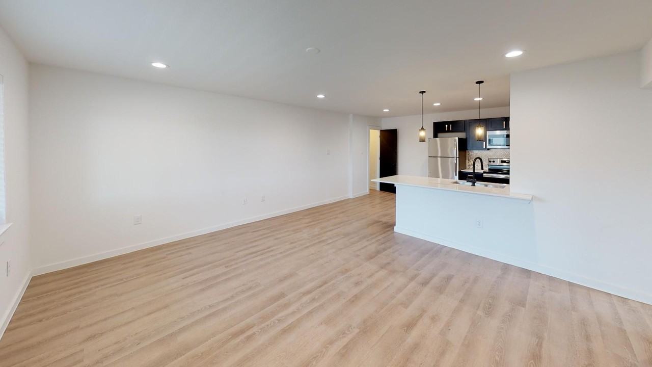 Live Oak Manor - Photo 4 of 12