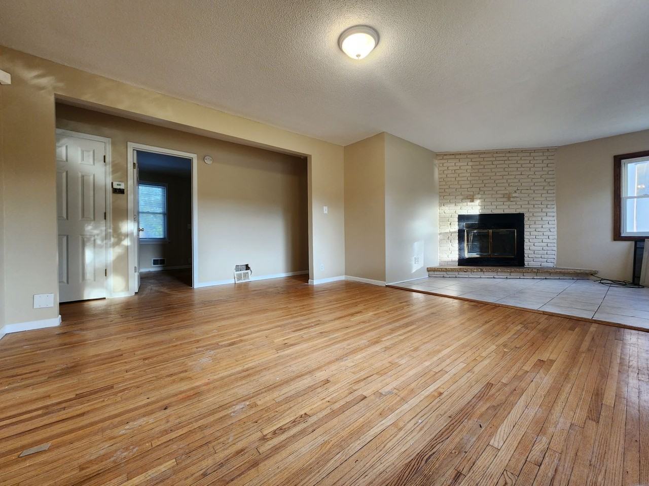 5108 Emerson Ave N - Photo 3 of 17
