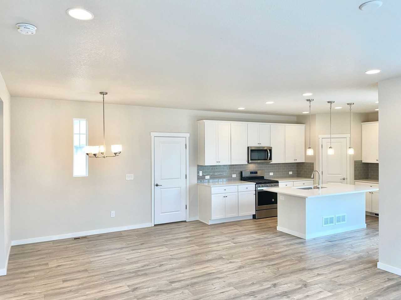 5829 Spring Breeze Dr - Photo 5 of 32