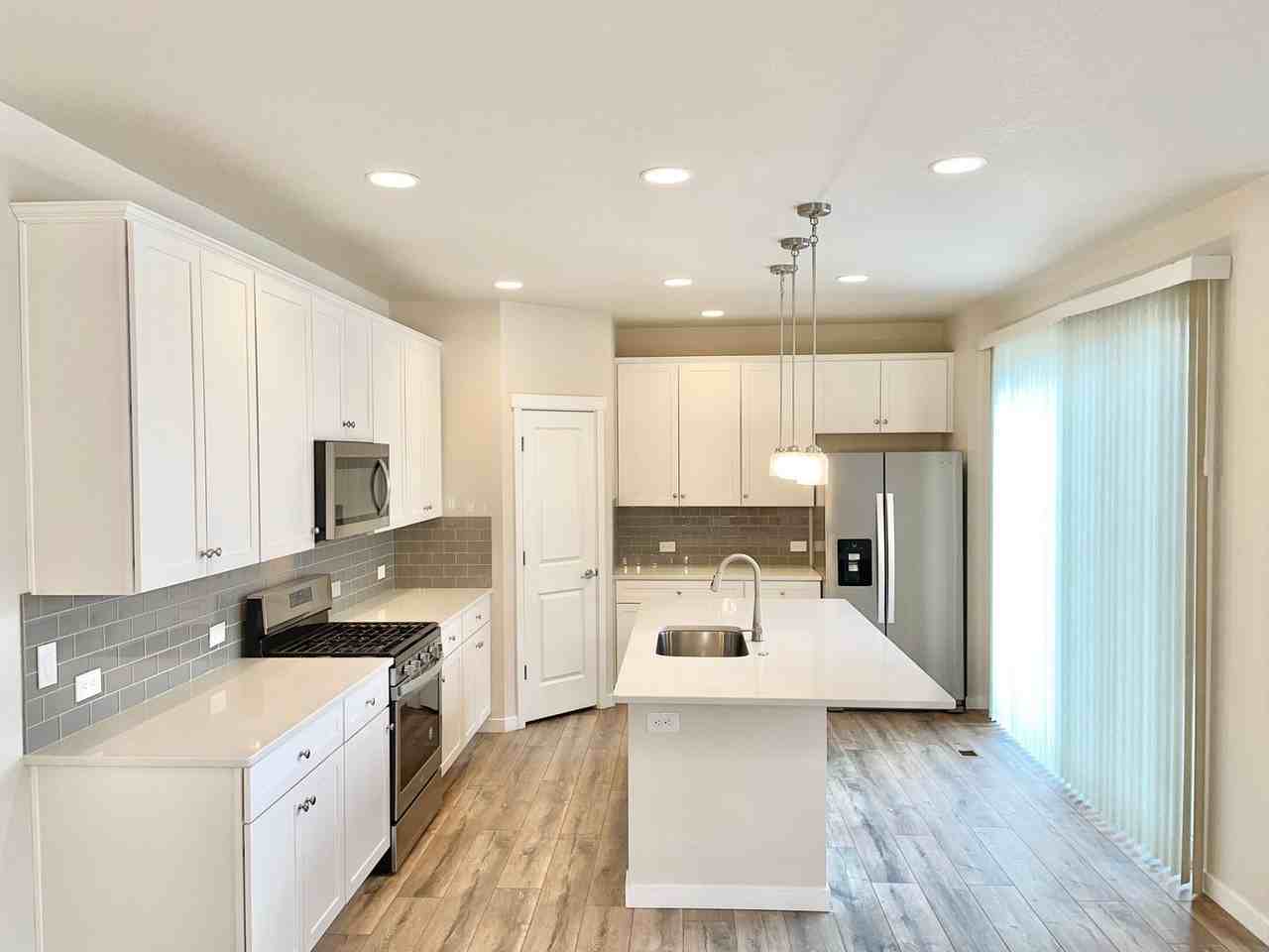 5829 Spring Breeze Dr - Photo 6 of 32