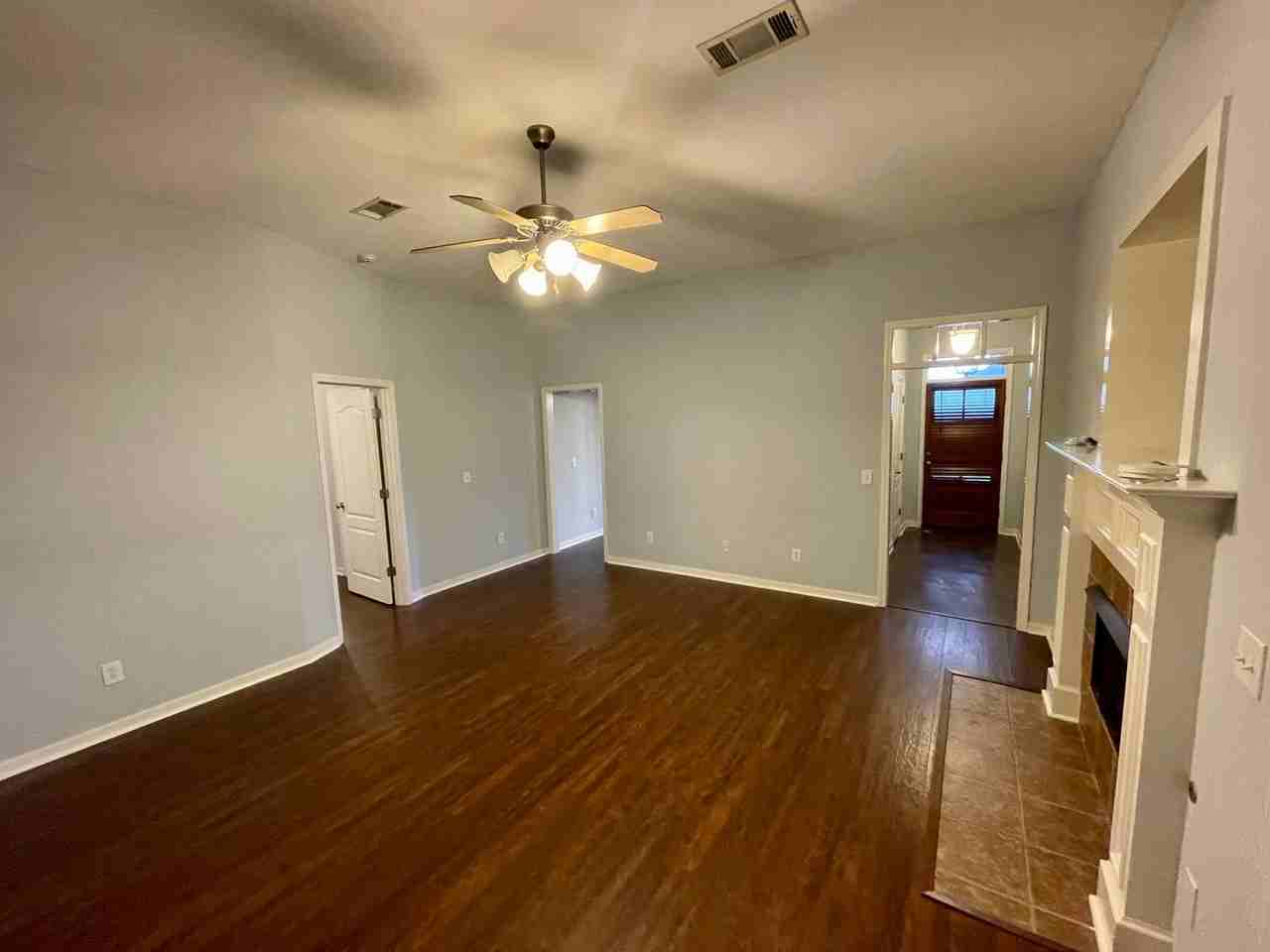 119 Ashton Dr - Photo 3 of 11