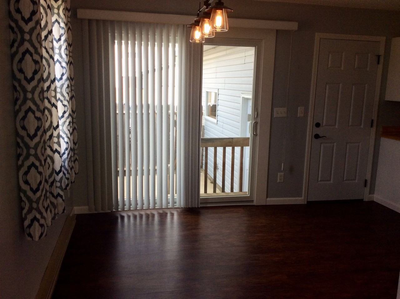 1347 Sims St - Photo 4 of 16