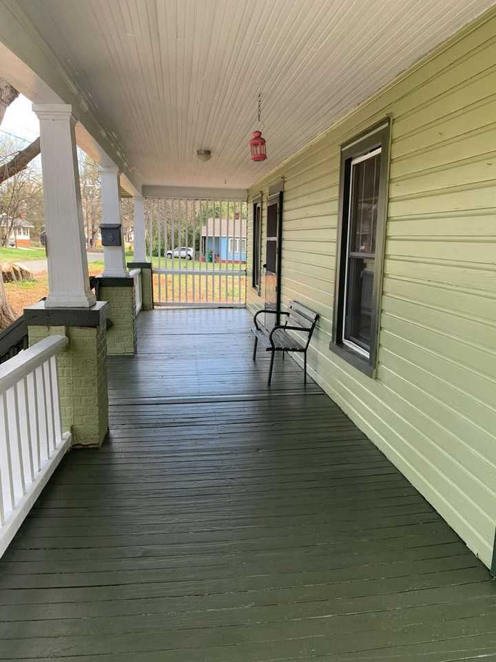 1021 Ambassador St - Photo 4 of 20