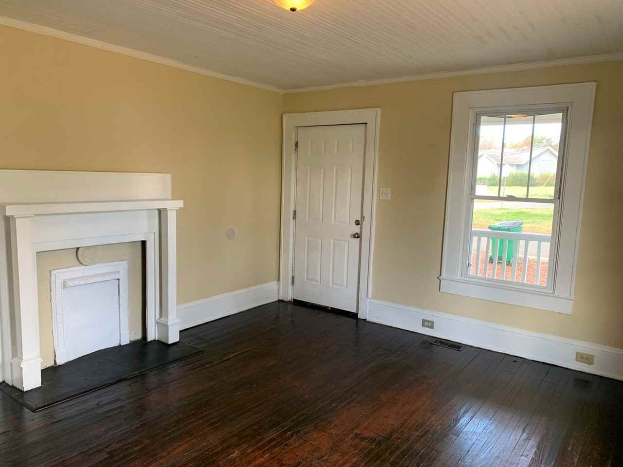 1021 Ambassador St - Photo 5 of 20