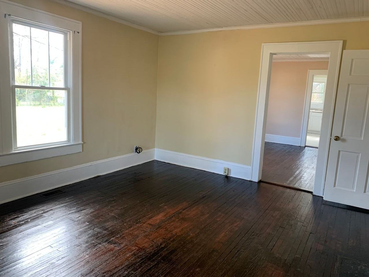 1021 Ambassador St - Photo 6 of 20