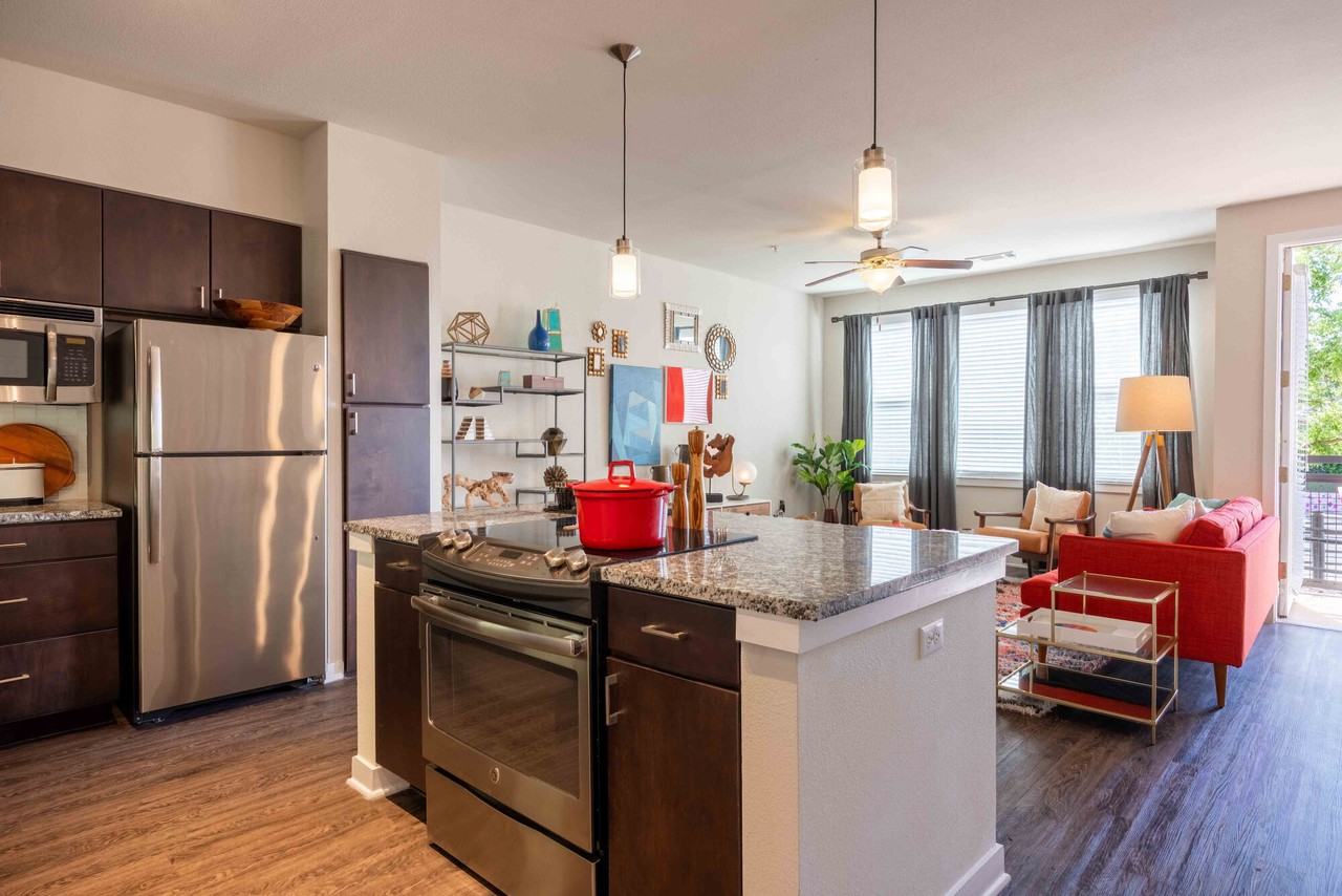 Sur512 - Photo 2 of 25