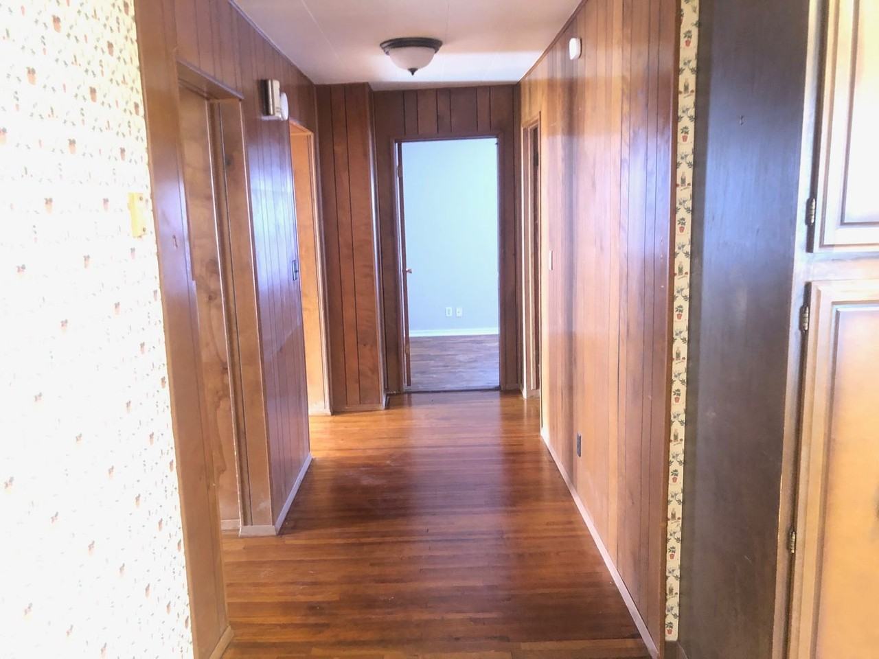 1910 S Morris Ave - Photo 3 of 10