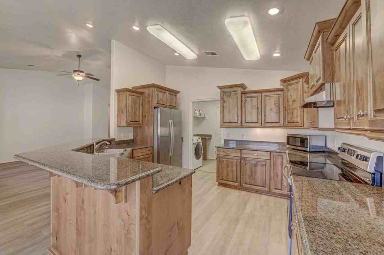 259 S 300 W - Photo 3 of 42