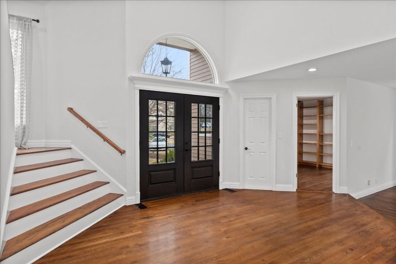 745 Iris Ct - Photo 2 of 40