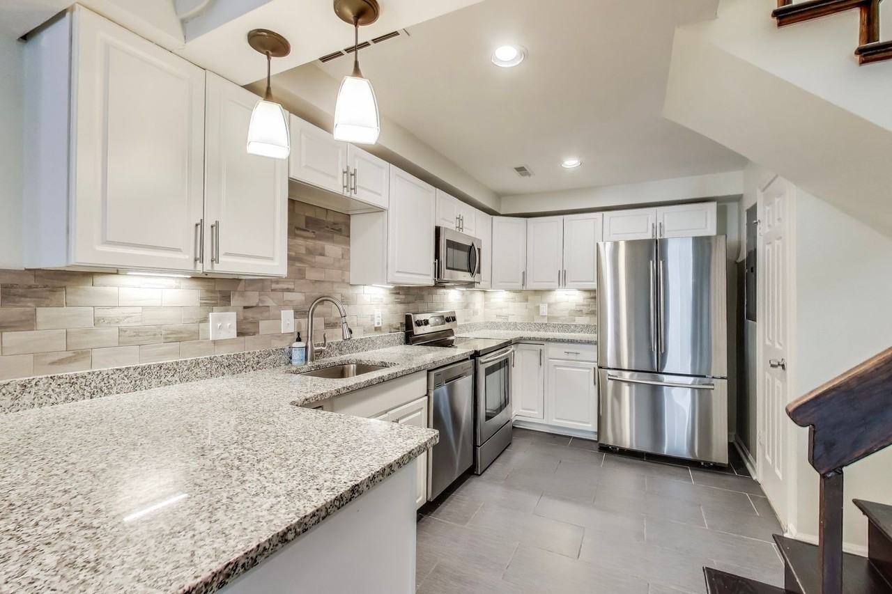 1625 S St Nw - Photo 3 of 20