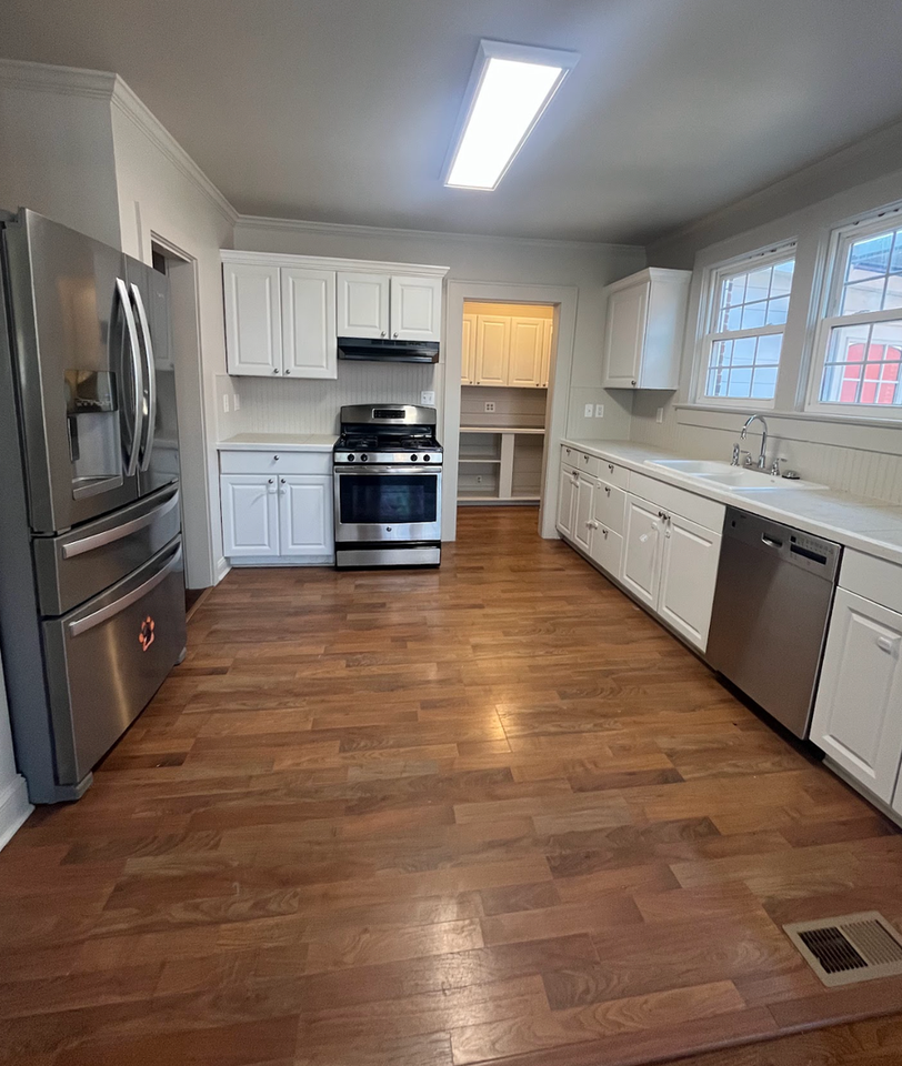 114 Apple Valley Rd - Photo 3 of 18