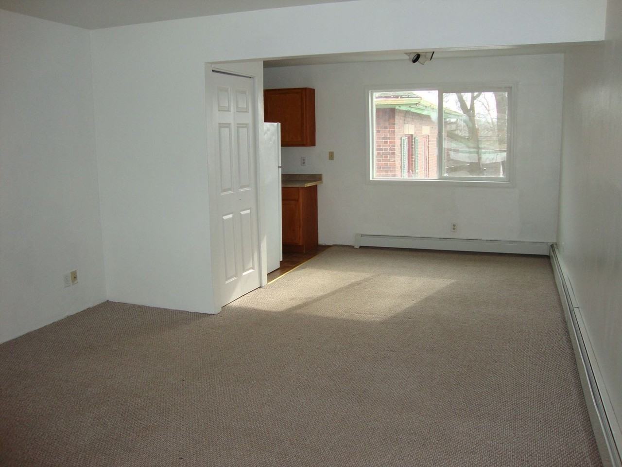 18 N. Broadway St. - Photo 2 of 5