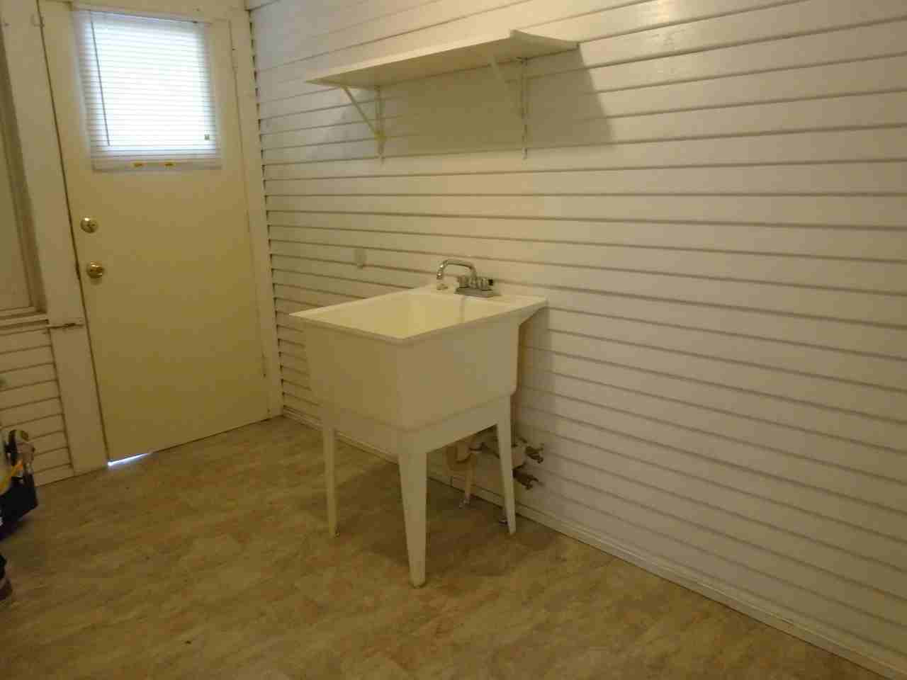 1027 H St - Photo 5 of 5