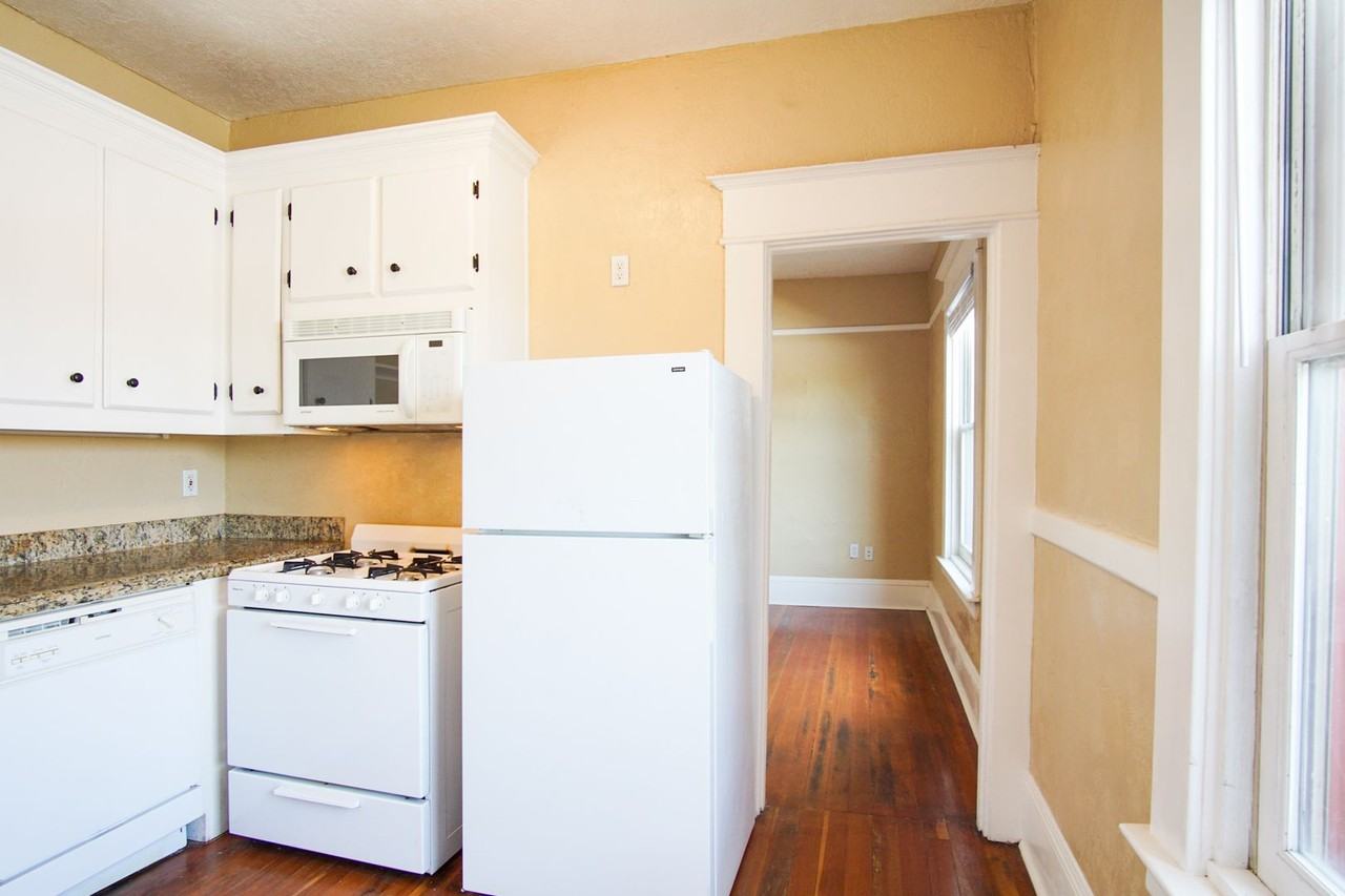 1008 N Killingsworth St #2 - Photo 5 of 14