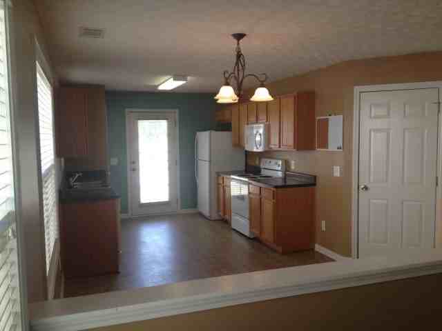 221 Sidney Lanier Ave - Photo 2 of 9