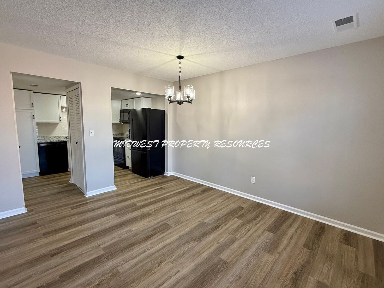 945 Nw Colbern Rd - Photo 4 of 14