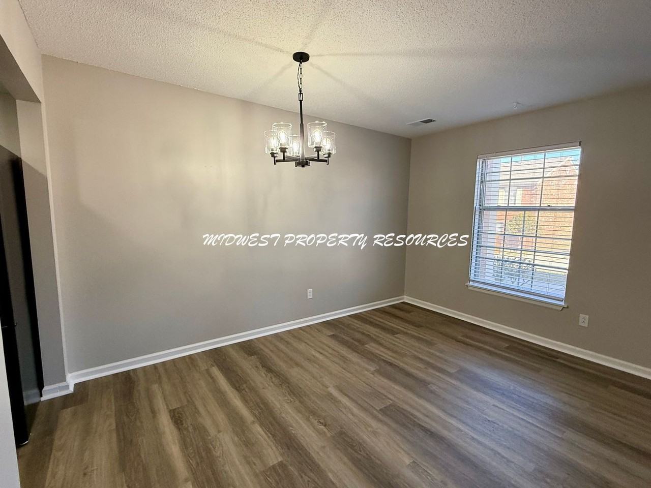 945 Nw Colbern Rd - Photo 5 of 14