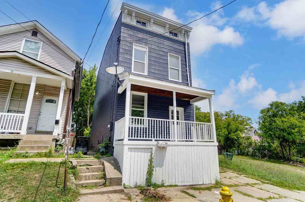 1852 Knox St - Photo 3 of 35