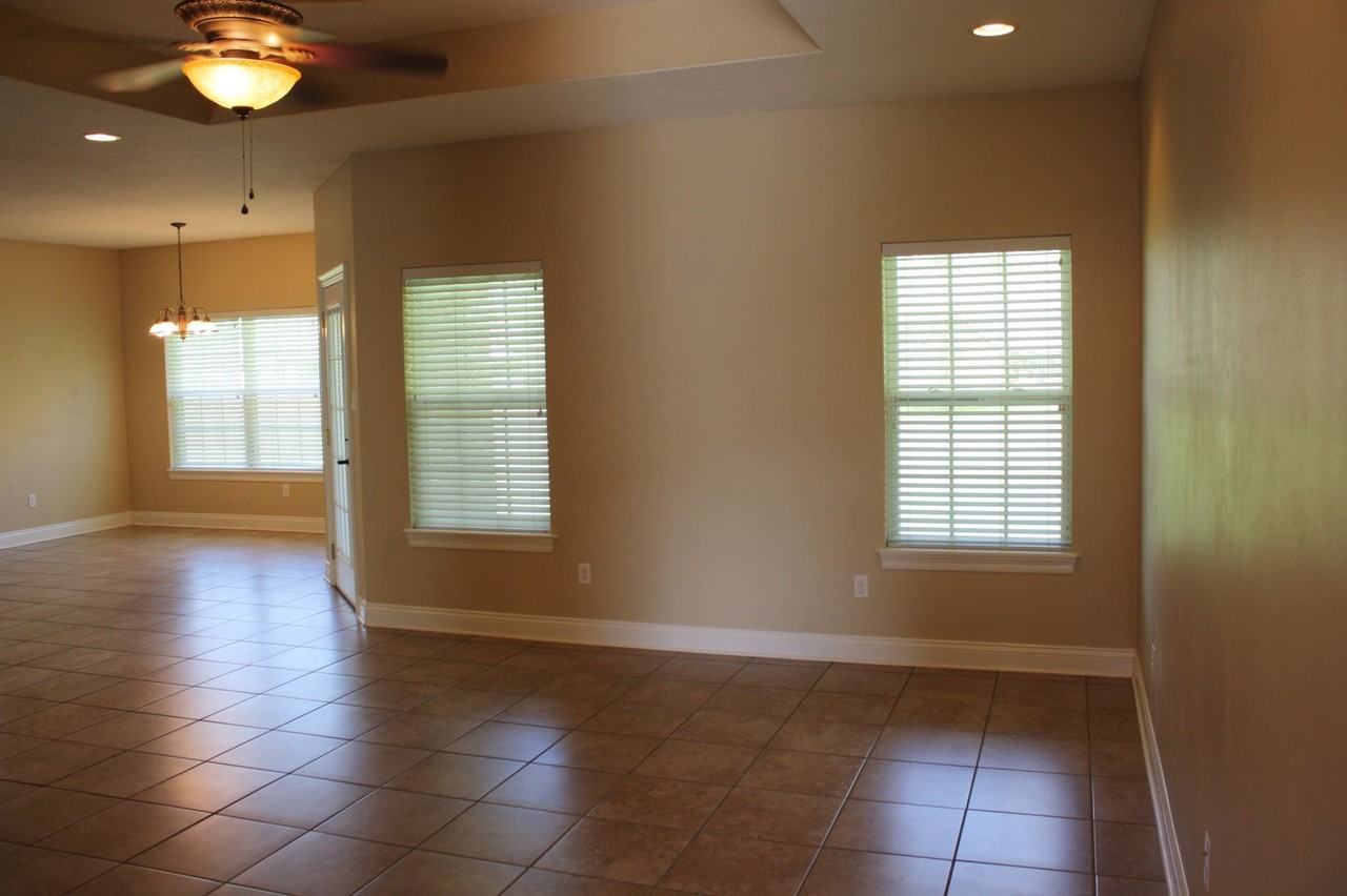 103 Mirante Dr - Photo 2 of 17