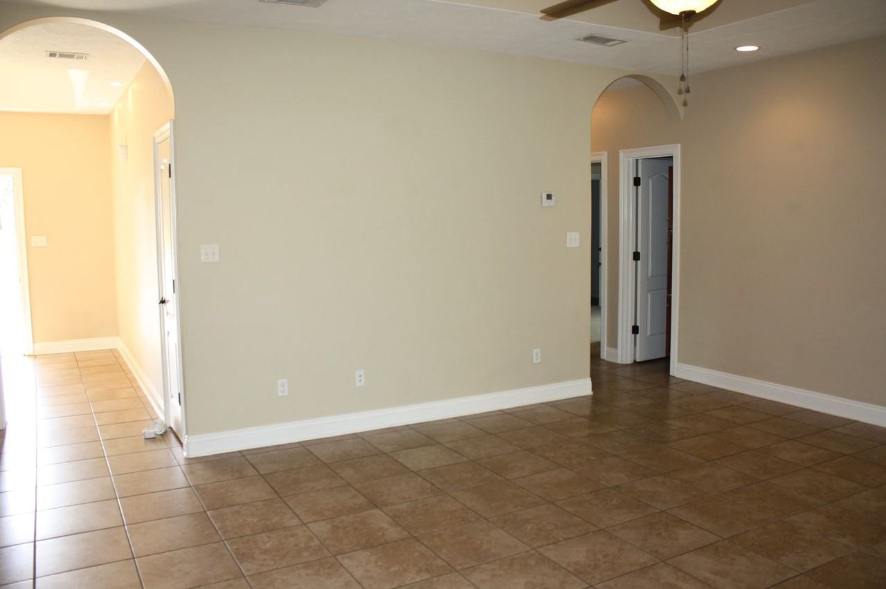 103 Mirante Dr - Photo 3 of 17