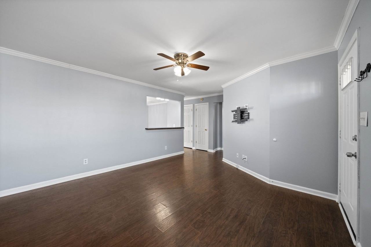 526 Indian Ave - Photo 5 of 23