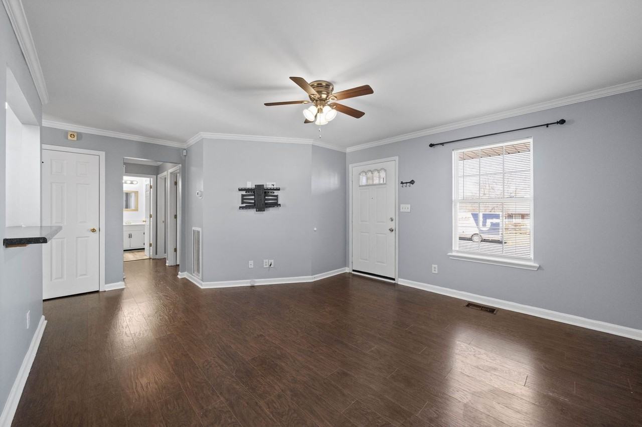 526 Indian Ave - Photo 6 of 23