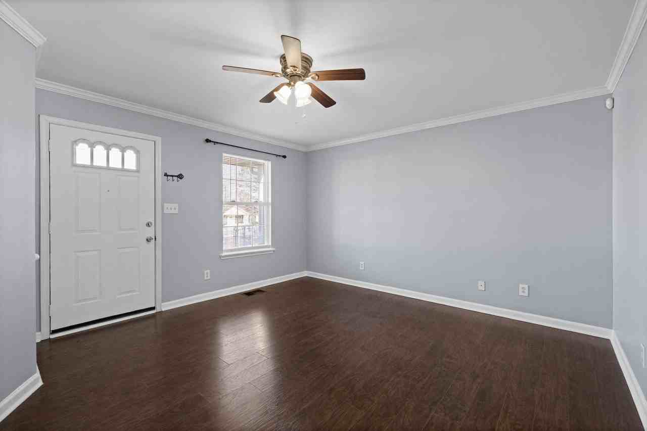 526 Indian Ave - Photo 7 of 23