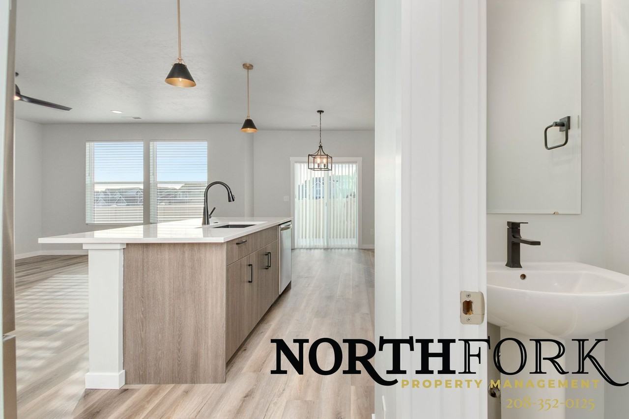 2104 S Saltbrush Way - Photo 3 of 15