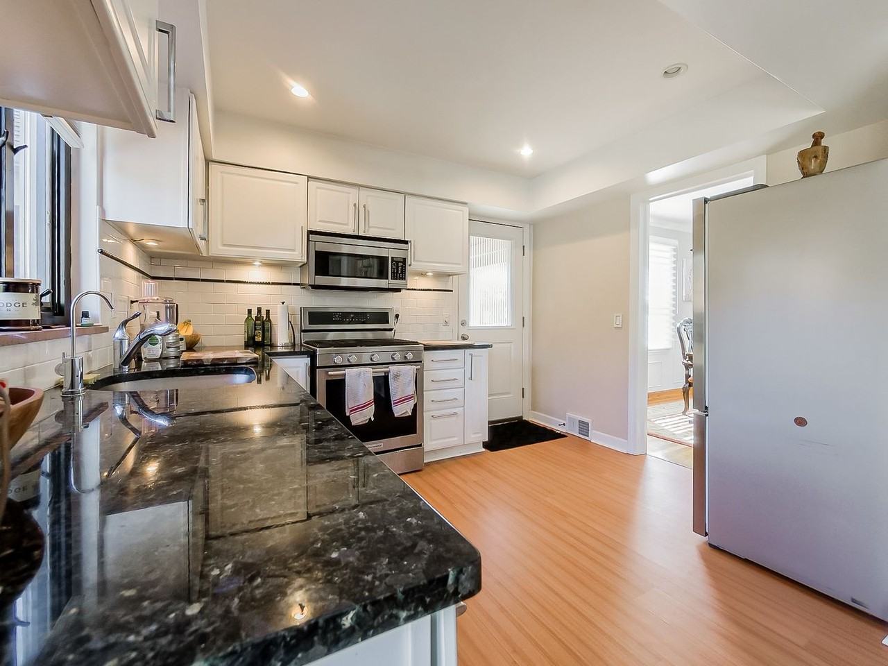 1304 Devonshire Rd - Photo 2 of 50