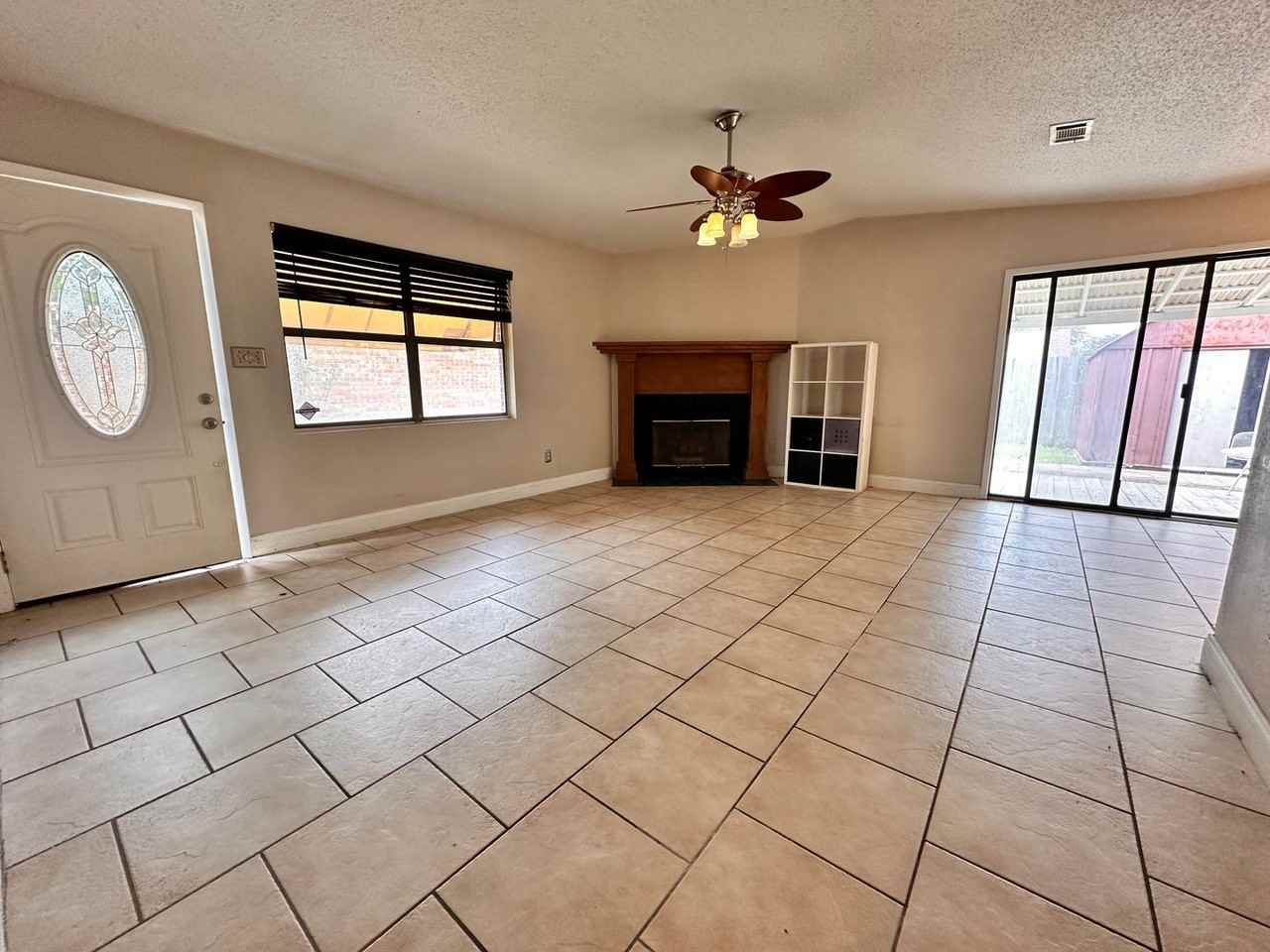 204 Bent Arrow Dr - Photo 3 of 15