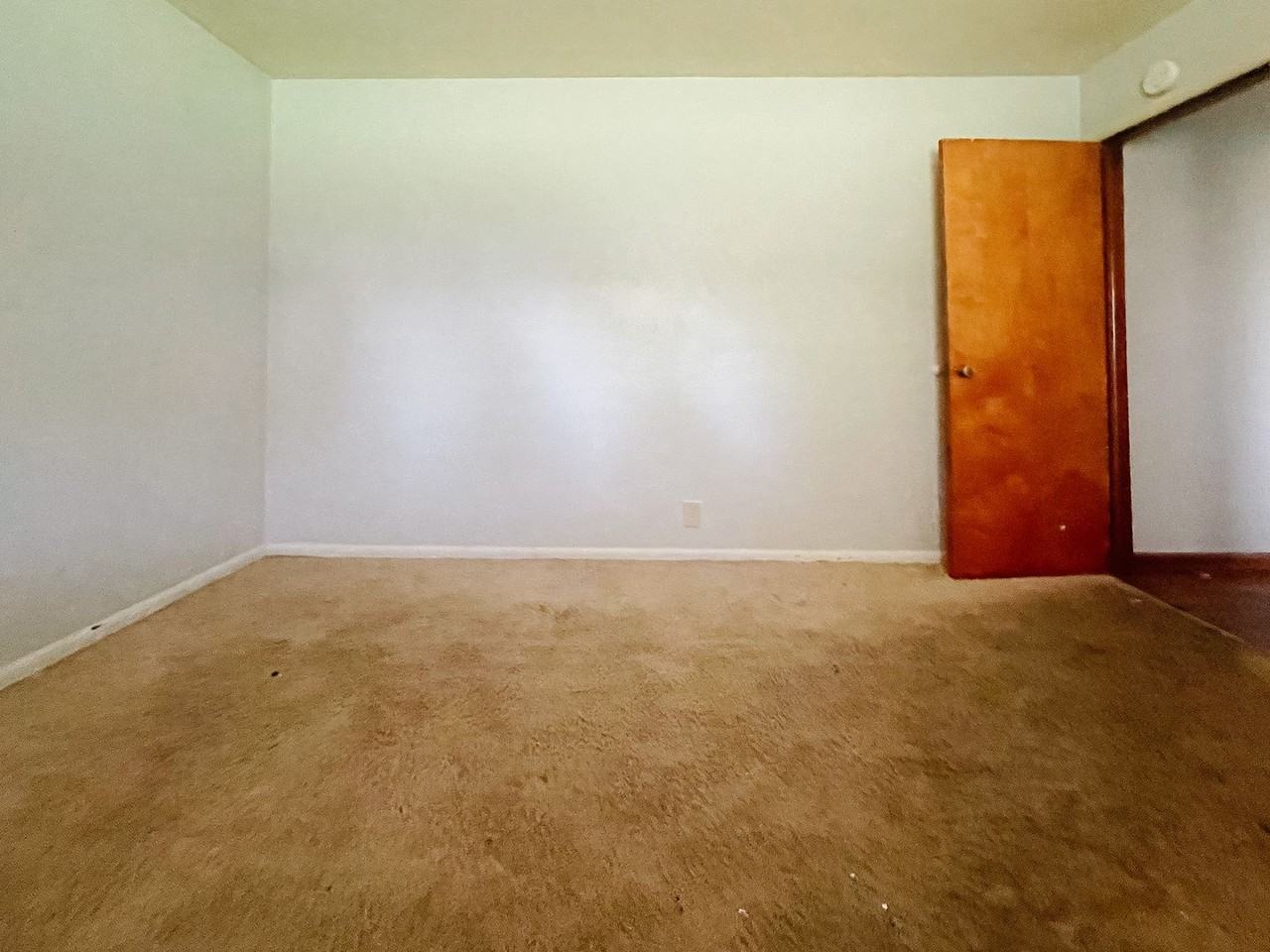 11401 E Jackson St - Photo 6 of 16