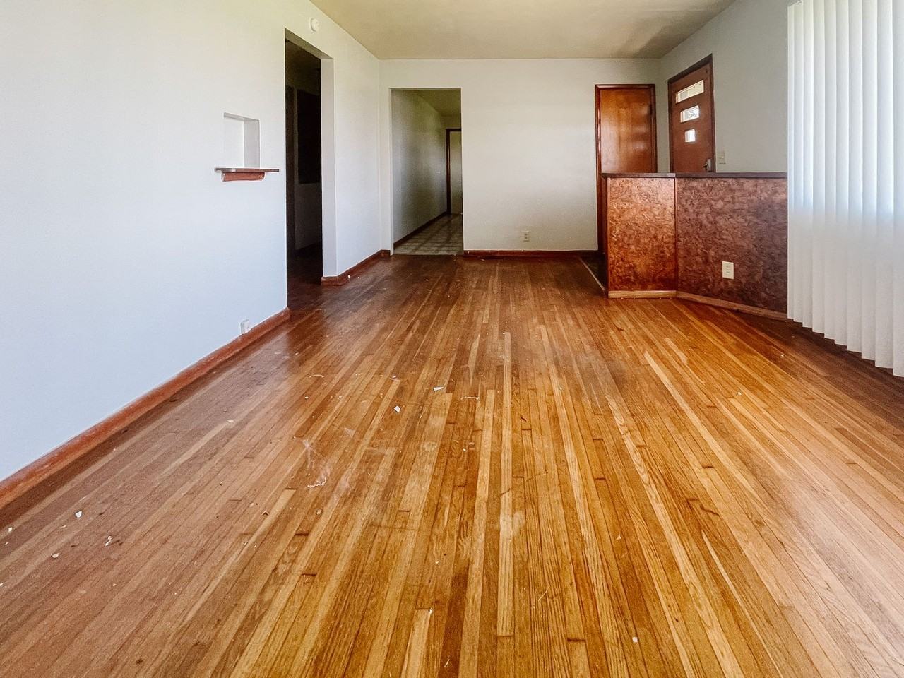 11401 E Jackson St - Photo 4 of 16