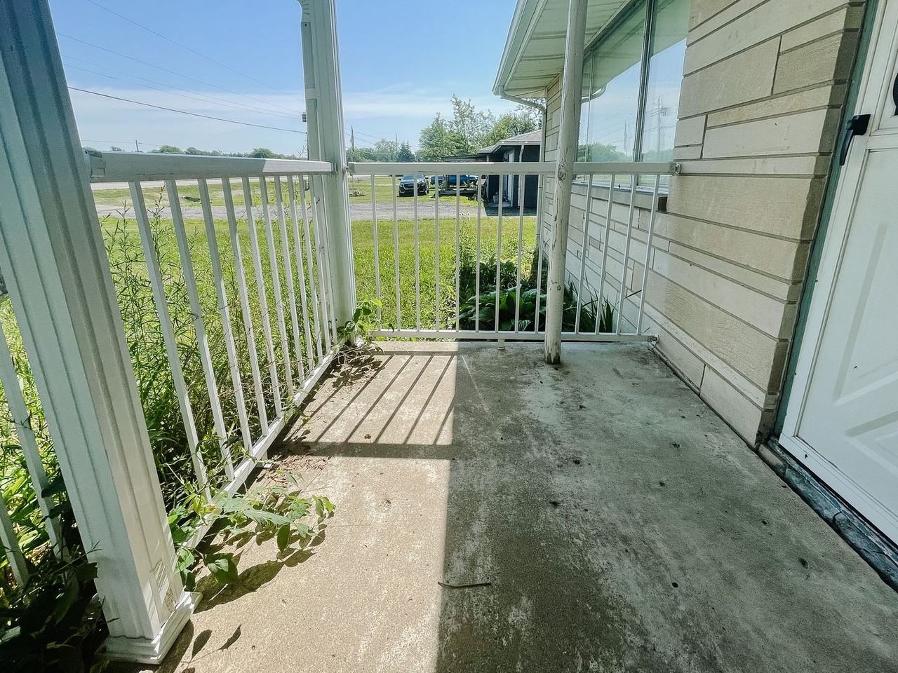 11401 E Jackson St - Photo 2 of 16