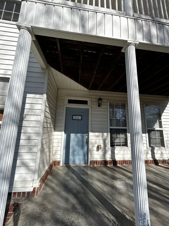 2643 N Westminster Dr - Photo 3 of 40